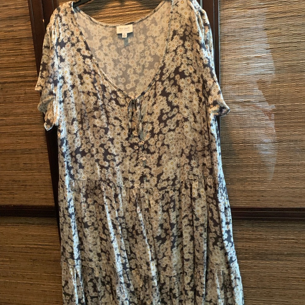 True Craft Silver Tan Short Sleeve Ruffled Tunic